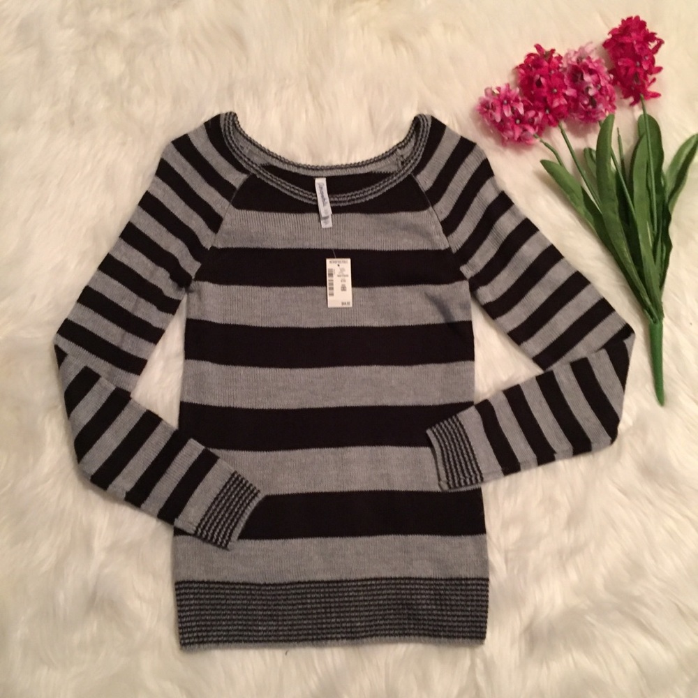Gray and Black Sweater Top